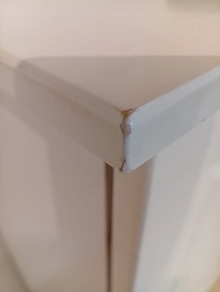 Armario bajo de madera blanco