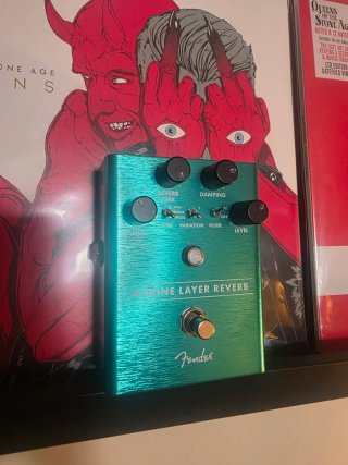 Fender Reverb Marine Layer-Reverb tipo Strymon