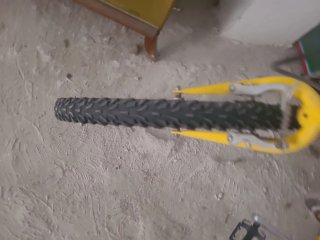 Bicicleta Morada y Amarilla