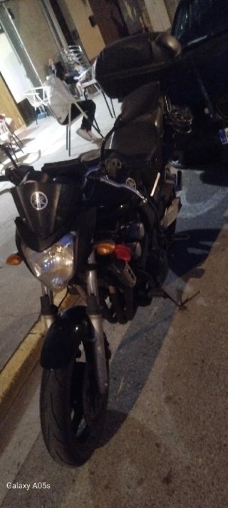Yamaha FZ6 Naked Negra