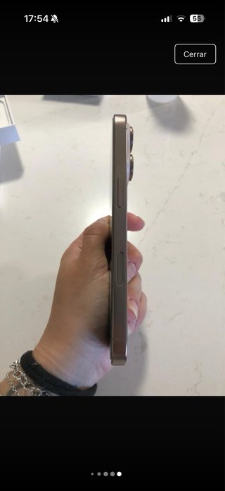 iPhone 16 Pro Dorado