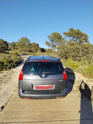 Peugeot 5008 2012 de muy pocos kilómetros 129.000