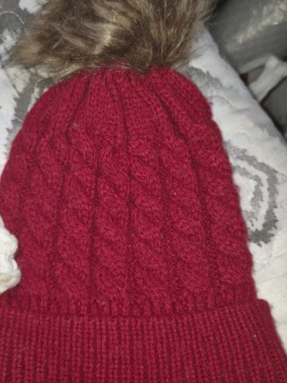 Jersey y 3 gorros de lana