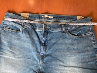Levi's 314 Shaping Straight Talla 6XL