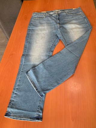 Levi's 314 Shaping Straight Talla 6XL