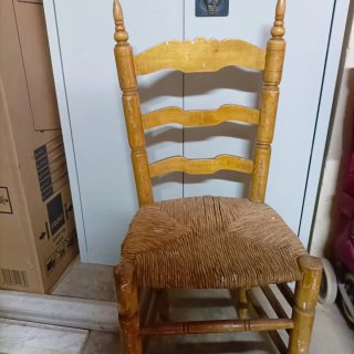 Silla de enea madera. 3 Sillas de Enea, rafia