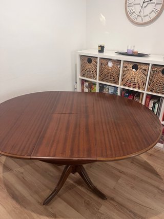 Mesa redonda extensible de madera
