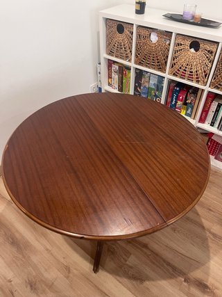 Mesa redonda extensible de madera