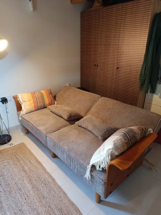 Sofá Cama Corduroy Beige y Madera