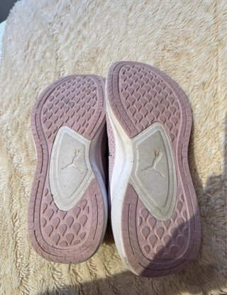 Zapatillas Fila rosas y blancas