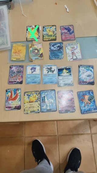 Cartas Pokémon VMAX Pikachu VMAX y más