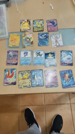 Cartas Pokémon VMAX Pikachu VMAX y más