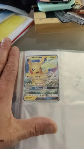 Cartas Pokémon VMAX Pikachu VMAX y más