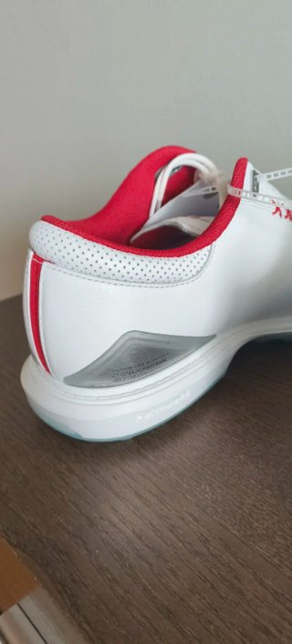 Sneakers da golf Nike Jordan bianche e rosse
