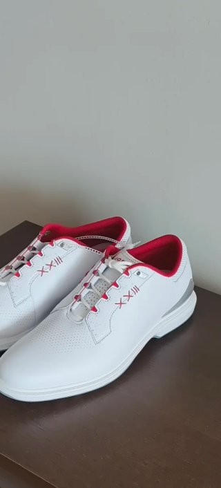 Sneakers da golf Nike Jordan bianche e rosse