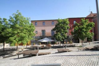 Garatge al centre de castelló d’empuries