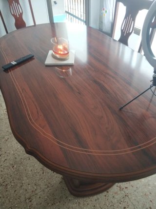 JUEGO DE MESA Y 6 SILLAS