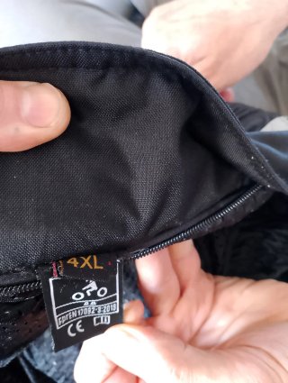 Pantalón de moto con tirantes negro