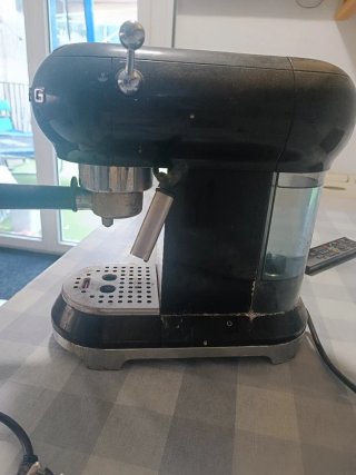 Cafetera Smeg Retro Negra
