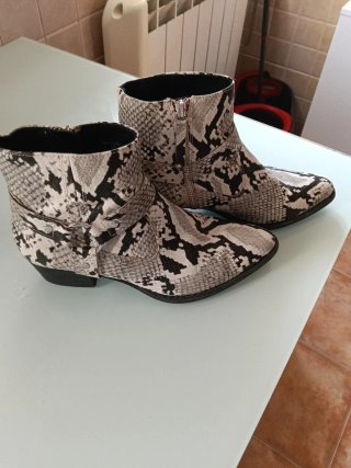 Botines Pull&Bear efecto piel serpiente