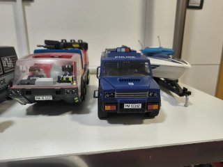 Lote vehículos Playmobil: Avión y Policía