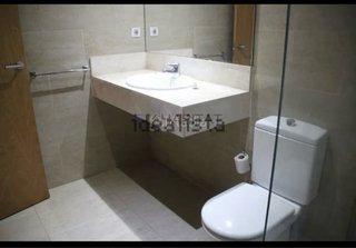 Se alquila habitacion 10 m2 soleada y baño privado