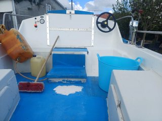 Embarcación con motor diesel intraborda
