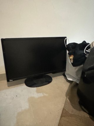 PC Gaming ASUS RGB con pantalla y teclado