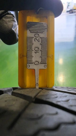 2 Neumáticos Pirelli 215/55/18
