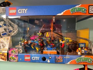 LEGO City Espectáculo Acrobático Arena