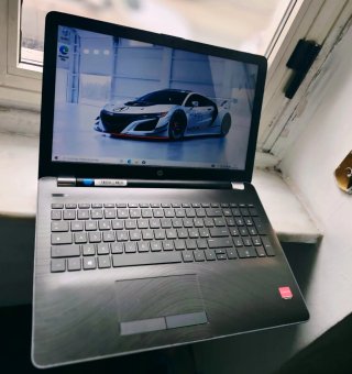 HP Pavilion 15 Laptop AMD A9 9 generazione