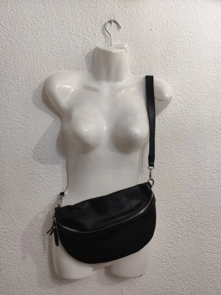 Bolso de piel negro