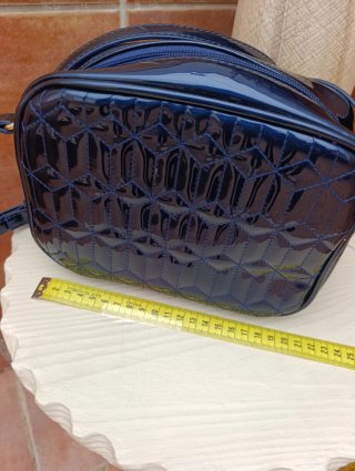 Bolso charol pequeño azul brillante