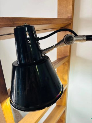 Lampada da tavolo design nero e metallo