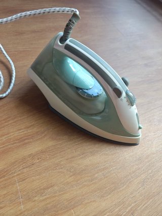Plancha de ropa DeLonghi