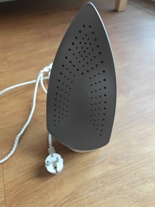 Plancha de ropa DeLonghi