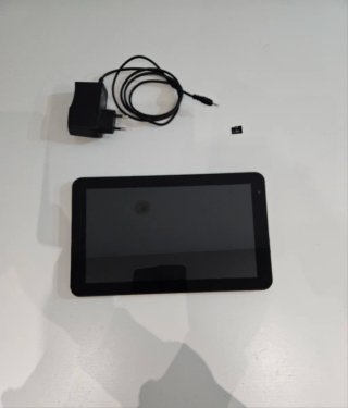 Tablet Wolder mitab Bucarest, Cargador, Tarjeta SD