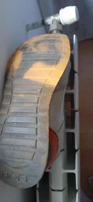 Zapatillas deportivas beige y grises