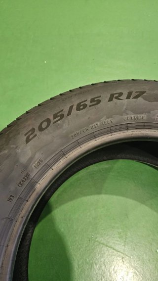 2 x Neumáticos Pirelli 205/65/17