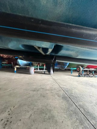 Kayak de pesca con motor central