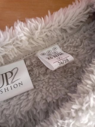 Maglione  con coniglietto.. morbidissimo pile
