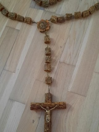 Rosario de madera pared