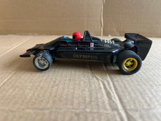 Scalextric Lotus JPS MK4 Negro