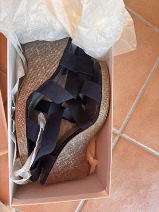 Sandalias cuña Zendra azul marino oscuro y plata
