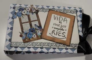 Álbum Scrapbooking Decorado Flores y Frase