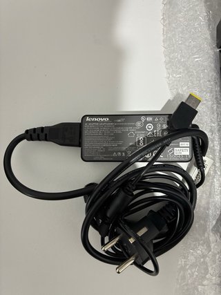 Lenovo V110 como nuevo