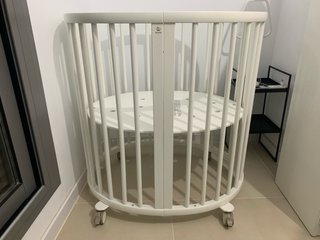 Mini Cuna Stokke Sleepi 2024 + Colchón