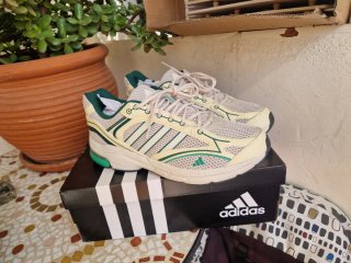 Zapatillas Adidas Beige y Verde
