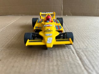 Scalextric Lotus JPS MK4 Amarillo