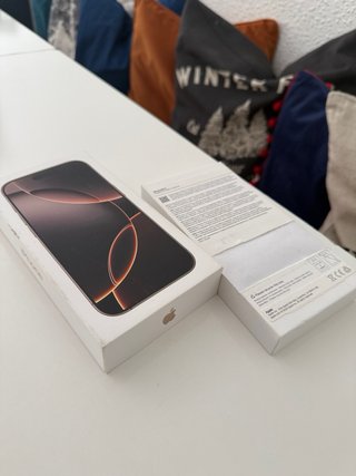 Scatola iPhone 16 Pro
